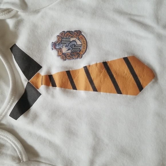 ❣5 for $25 Sale❣ Bundle of 2 Harry Potter Onesies - Picture 4 of 6